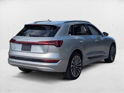 2019 Audi e-tron Premium Plus