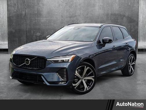 2023 Volvo XC60 B5 Ultimate Dark Theme