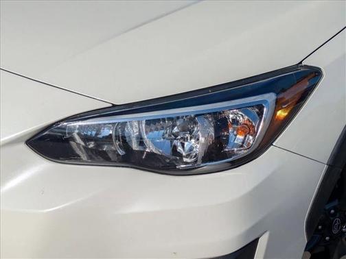 Crystal White Pearl 2019 Subaru Crosstrek 2.0i Premium
