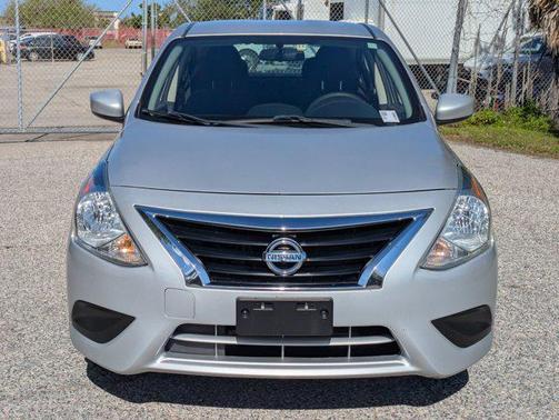 Brilliant Silver Metallic 2019 Nissan Versa 1.6 SV