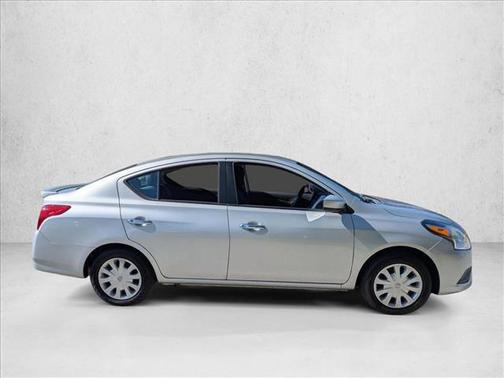 Brilliant Silver Metallic 2019 Nissan Versa 1.6 SV
