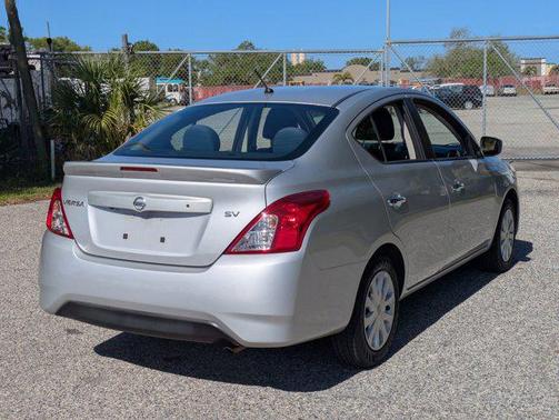 Brilliant Silver Metallic 2019 Nissan Versa 1.6 SV