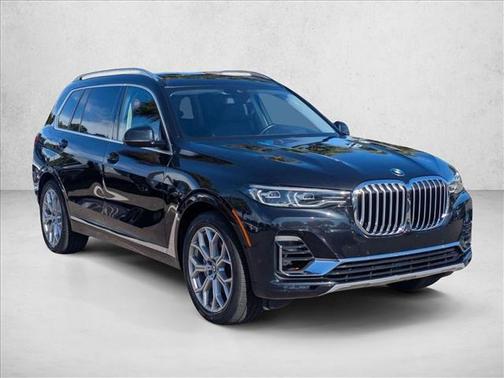 Black Sapphire Metallic 2022 BMW X7 xDrive40i