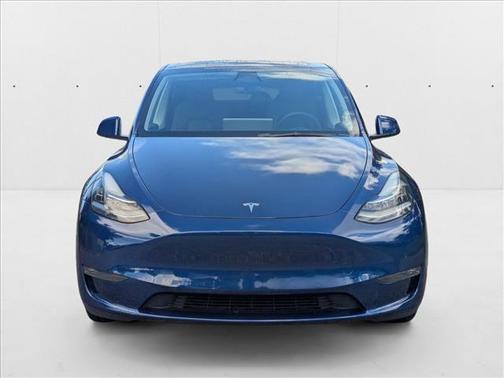 2022 Tesla Model Y Long Range Dual Motor All-Wheel Drive