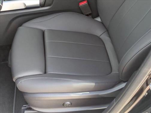 2025 Mercedes-Benz GLB 250 Base