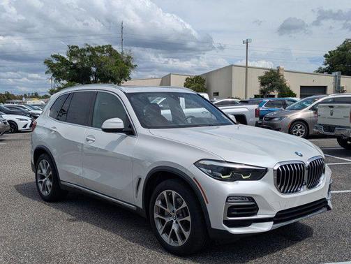 Mineral White Metallic 2019 BMW X5 xDrive40i