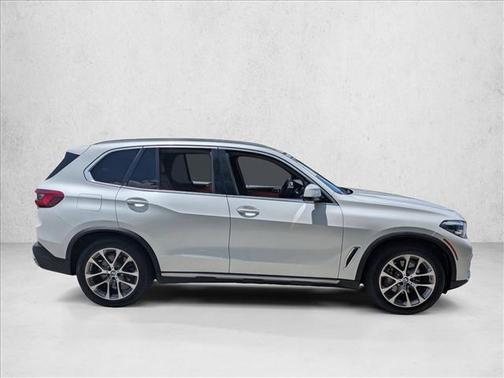 Mineral White Metallic 2019 BMW X5 xDrive40i