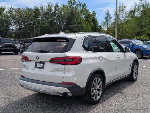 Mineral White Metallic 2019 BMW X5 xDrive40i
