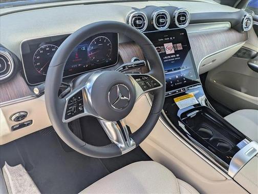 2025 Mercedes-Benz GLC 300 Base