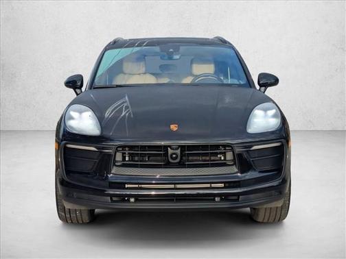 2025 Porsche Macan AWD