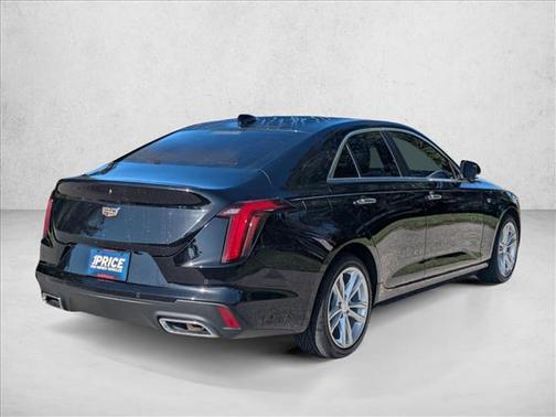 2022 Cadillac CT4 Luxury