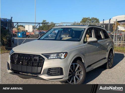 2023 Audi Q7 45 Premium Plus