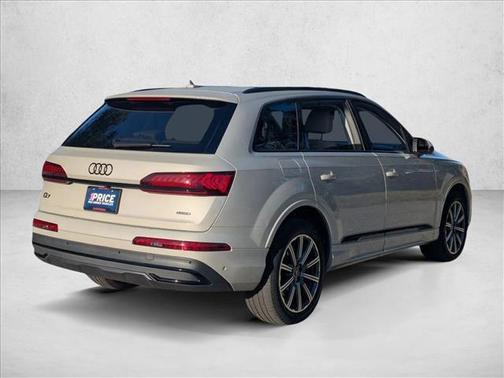 2023 Audi Q7 45 Premium Plus