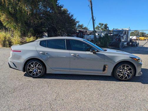 2022 Kia Stinger GT-Line