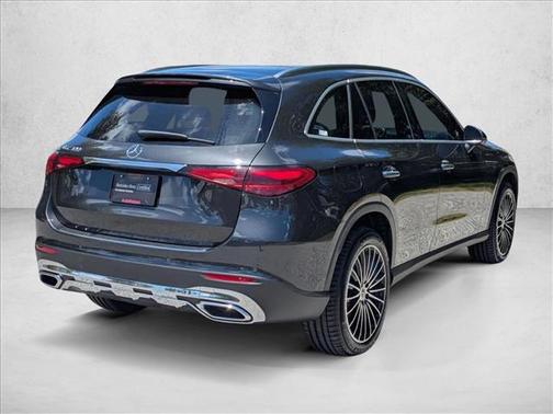 Graphite Grey Metallic 2026 Mercedes-Benz GLC 300 Base