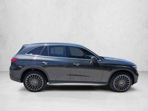 Graphite Grey Metallic 2026 Mercedes-Benz GLC 300 Base