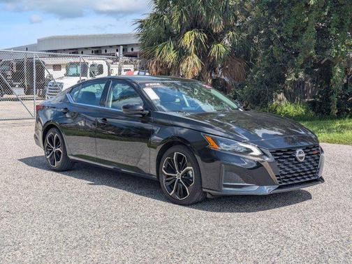 2023 Nissan Altima SR FWD
