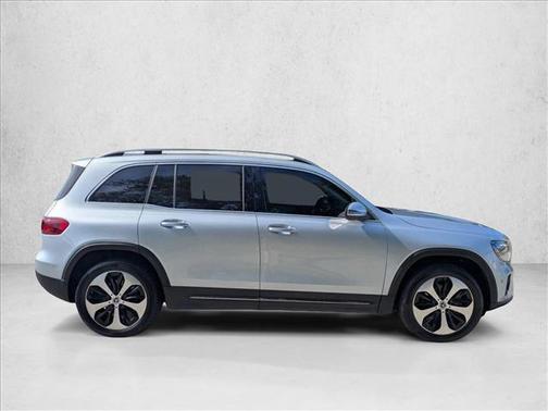Cirrus Silver Metallic 2026 Mercedes-Benz GLB 250 4MATIC