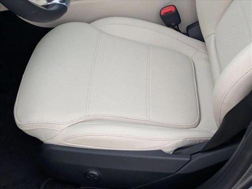 Selenite Grey Metallic 2026 Mercedes-Benz C-Class C 300