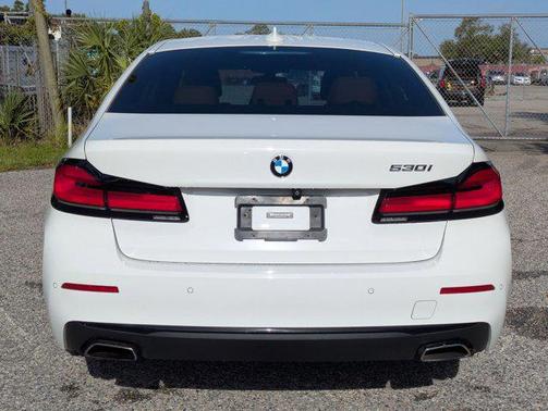 Alpine White 2021 BMW 530 530i