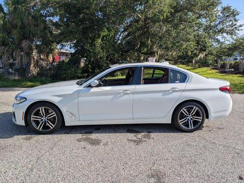 Alpine White 2021 BMW 530 530i