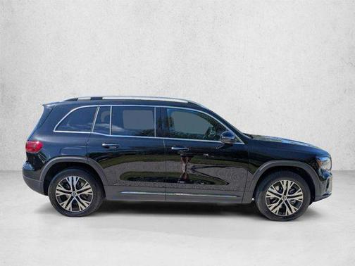 Night Black 2025 Mercedes-Benz GLB 250 4MATIC