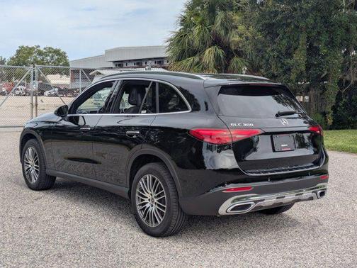 2025 Mercedes-Benz GLC 300 Base