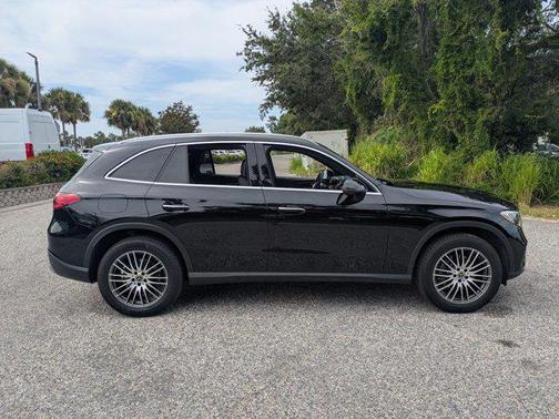 2025 Mercedes-Benz GLC 300 Base