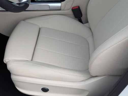 2025 Mercedes-Benz GLB 250 Base