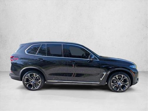 Black Sapphire Metallic 2024 BMW X5 xDrive40i