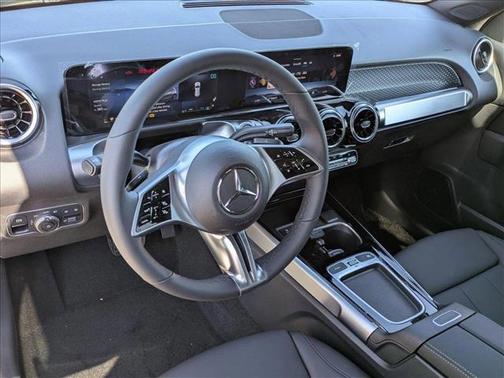Polar White 2026 Mercedes-Benz GLB 250 Base
