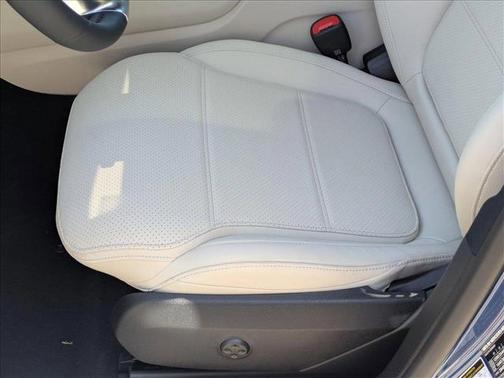 2025 Mercedes-Benz GLC 350e Base