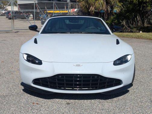 2023 Aston Martin Vantage Roadster