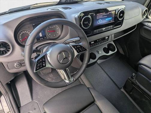 2025 Mercedes-Benz Sprinter 2500 Standard Roof