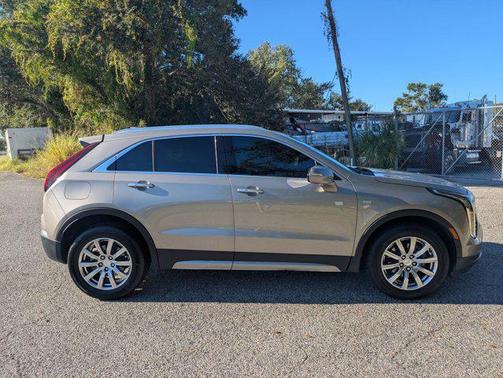 2022 Cadillac XT4 Premium Luxury