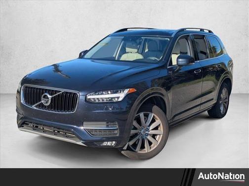2016 Volvo XC90 T6 Momentum