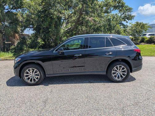 2025 Mercedes-Benz GLC 300 Base