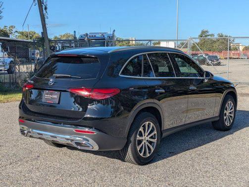 2025 Mercedes-Benz GLC 300 Base