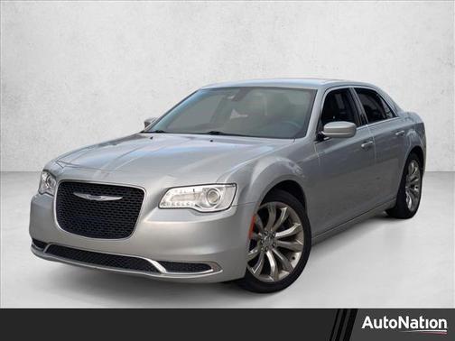 2019 Chrysler 300 Touring