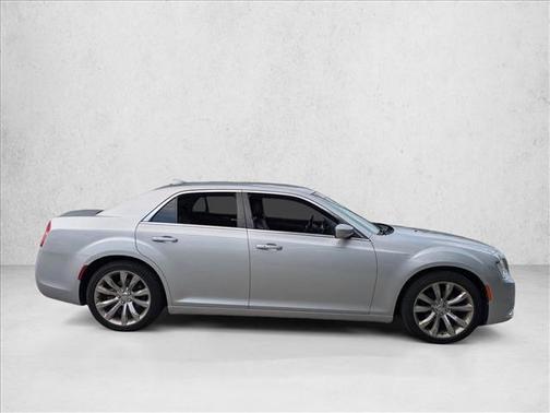 2019 Chrysler 300 Touring