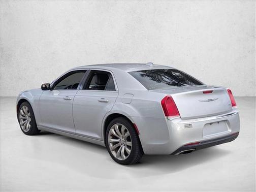 2019 Chrysler 300 Touring