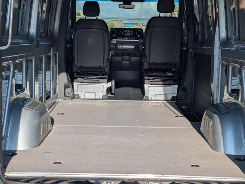 Selenite Grey Metallic 2025 Mercedes-Benz Sprinter 2500 Standard Roof