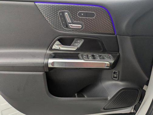 2025 Mercedes-Benz GLB 250 4MATIC