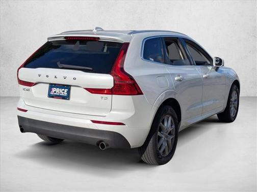 Crystal White Pearl Metallic 2019 Volvo XC60 T5 Momentum