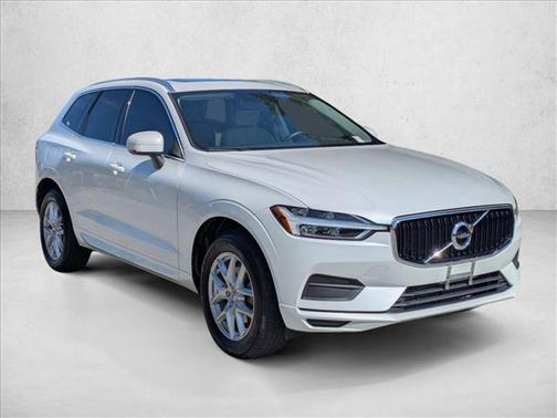 Crystal White Pearl Metallic 2019 Volvo XC60 T5 Momentum