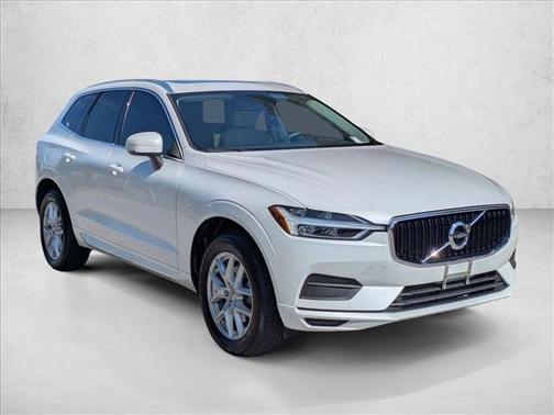 Crystal White Pearl Metallic 2019 Volvo XC60 T5 Momentum
