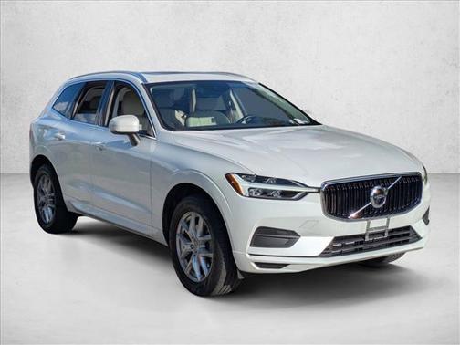 Crystal White Pearl Metallic 2019 Volvo XC60 T5 Momentum