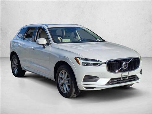 Crystal White Pearl Metallic 2019 Volvo XC60 T5 Momentum