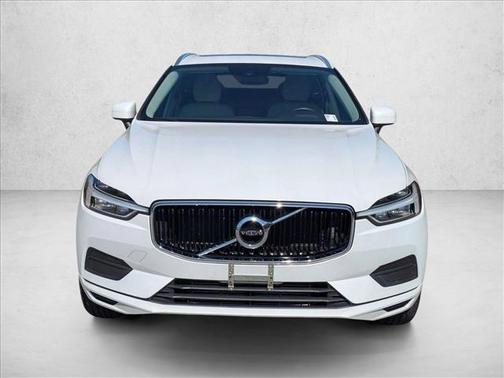Crystal White Pearl Metallic 2019 Volvo XC60 T5 Momentum