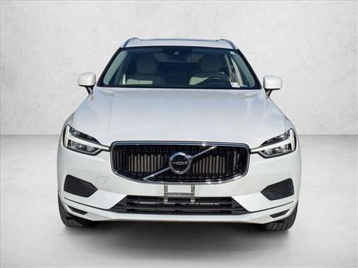 Crystal White Pearl Metallic 2019 Volvo XC60 T5 Momentum